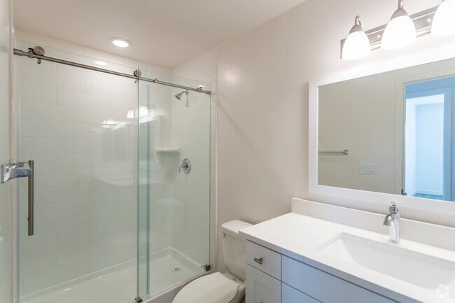 2 BR, 1 BA - 900 SF