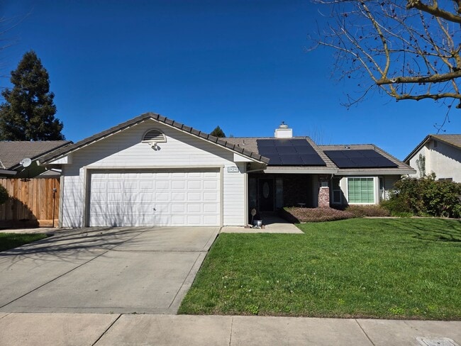 Building Photo - Charming 3BD/2BA Home in Quiet Cul-De-Sac with Solar & Included Landscaping
