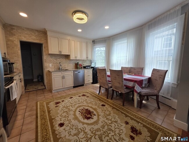Photo - 70 Westfield Ave