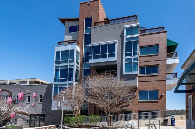 Photo - 5 W Mountain St