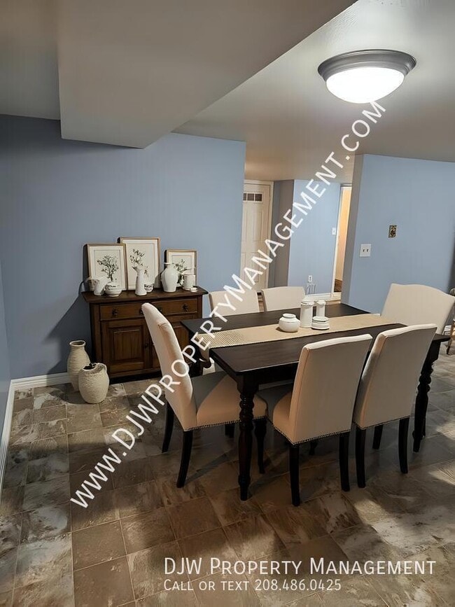 Photo - 1914 S Owyhee St Unit 9