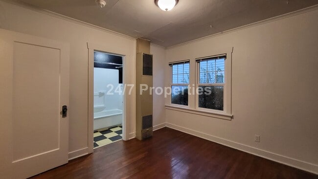 Photo - Large 1BD I 1BA Unit - Hawthorne Belmont! Unit 2922