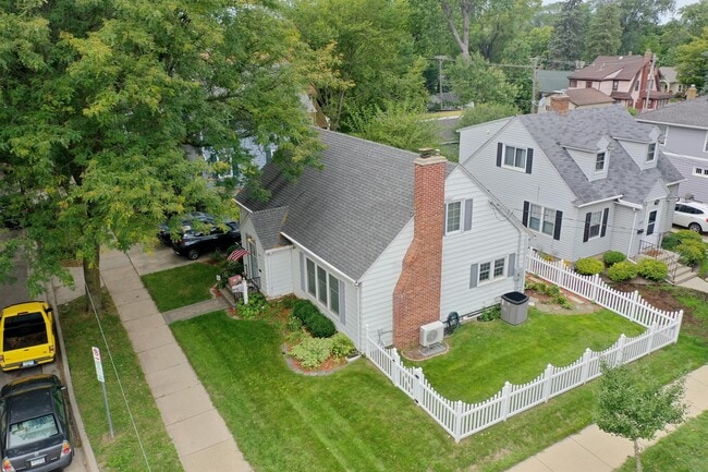 Photo - 1103 1st St NW