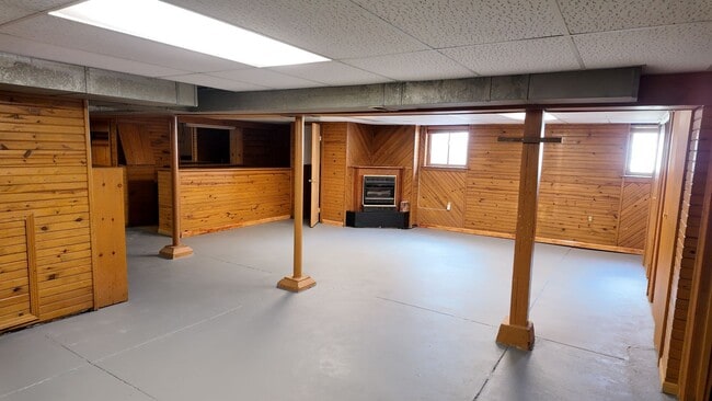 Photo - 109 W High St