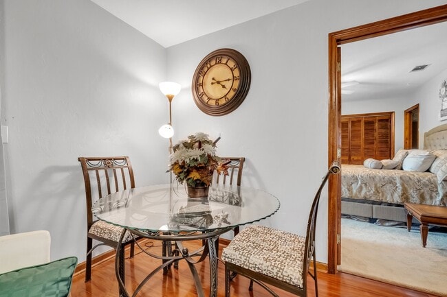 Photo - 1942 Darryl Dr