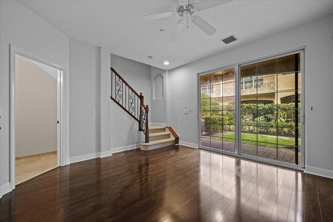 Photo - 4902 Vine Cliff Way E