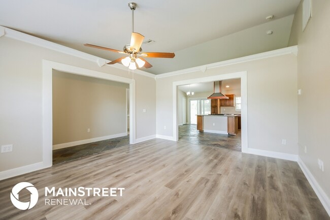 Photo - 3001 38th St W