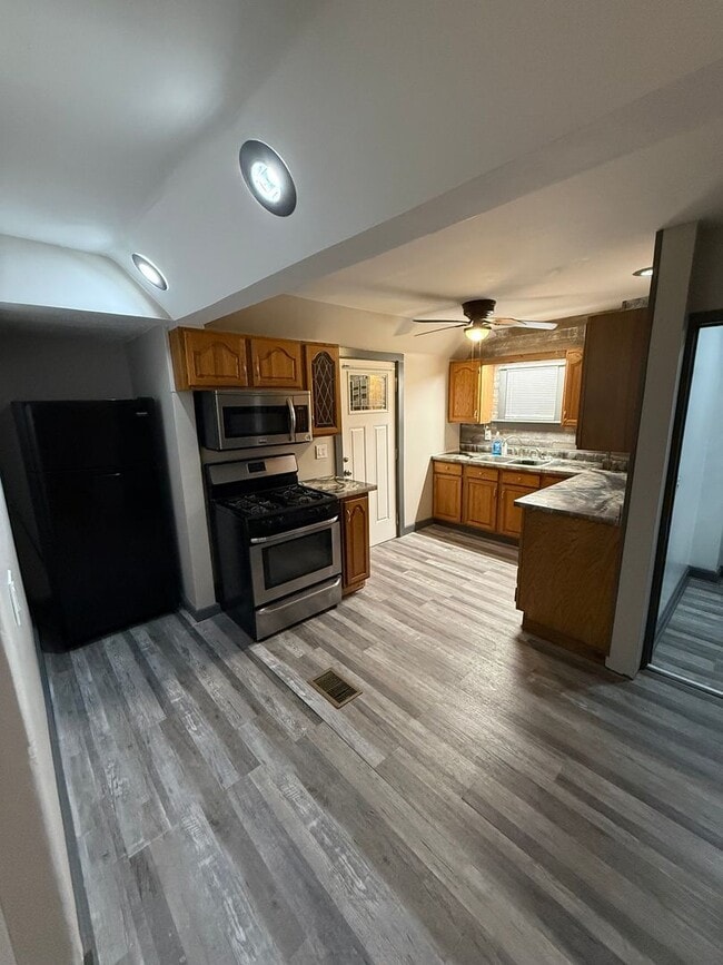 Photo - 11 Hallenbeck Ave Unit Apt 2