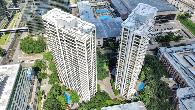 Photo - 14 Greenway Plz Unit 23P