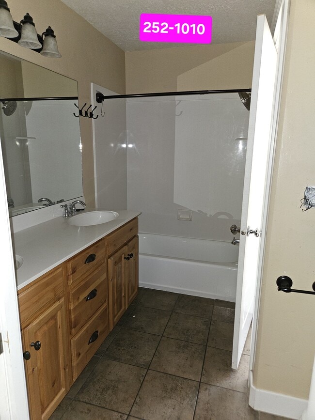 Photo - 252 W 1010 S