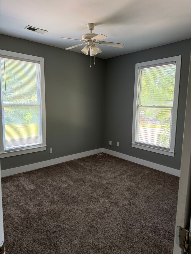 Photo - Spacious 2 Bedroom Walkable to Downtown Unit 524-B