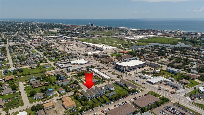 Photo - 2305 67th St