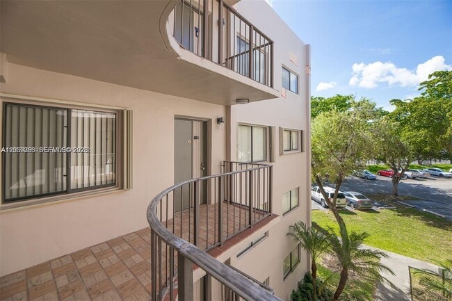 Building Photo - 8650 SW 133rd Avenue Rd Unit 312