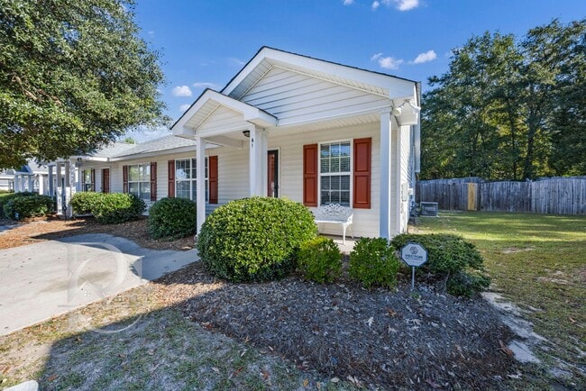 Photo - ONE STORY LIVING - MINUTES FROM EVERYTHING