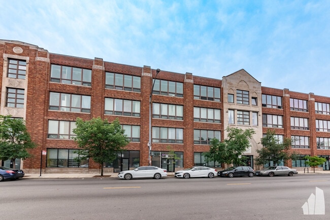 Building Photo - 4131 W Belmont Ave Unit 214 Rental