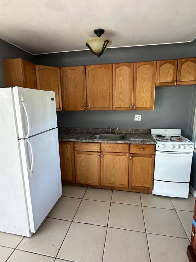 Photo - 1701 16th St N