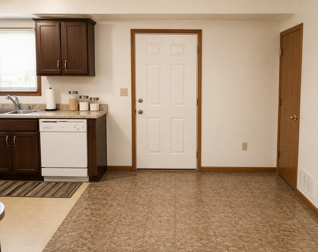 Back door/dining - 3104 Ross Ct Unit 3104 Ross Court #1