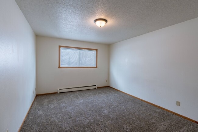Fargo, ND Schrock Apartments | Bedroom
