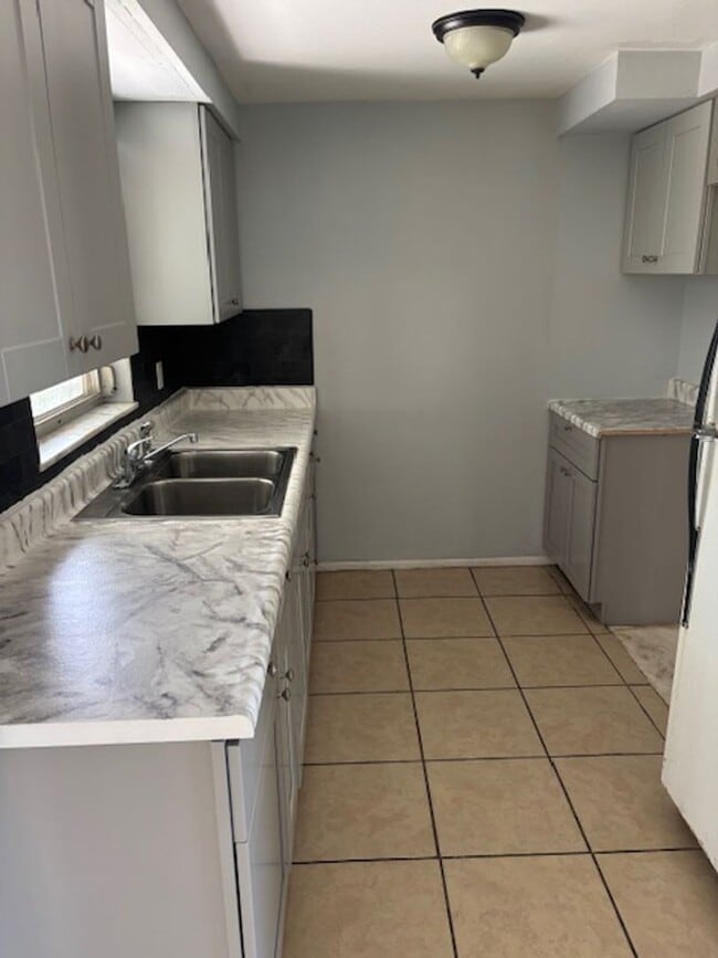 Photo - 2/1 available now!