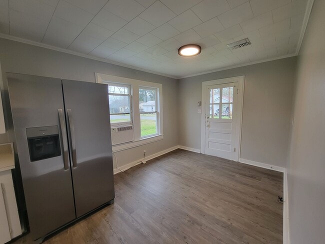 Photo - 3 Bed/2 Bath-House