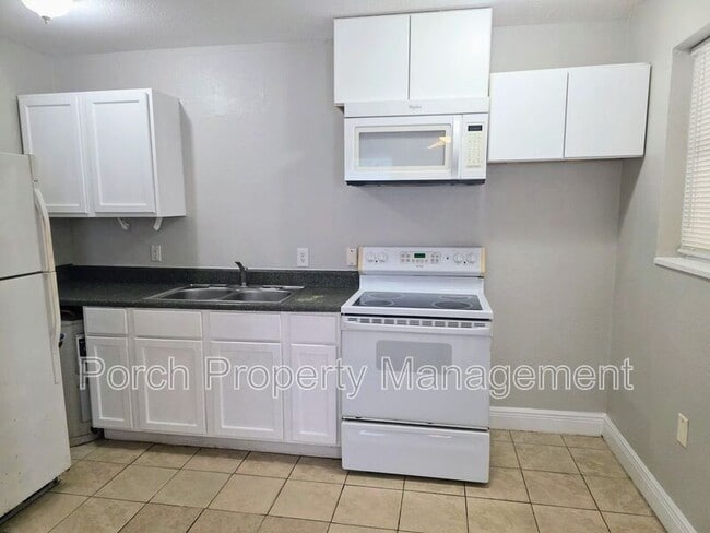 Photo - 1 Ellis Dr Unit B