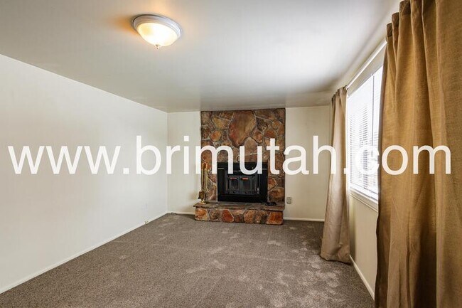 Photo - 775 E Johnsonway Dr