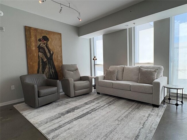 Photo - 1350 Main St Unidad 302