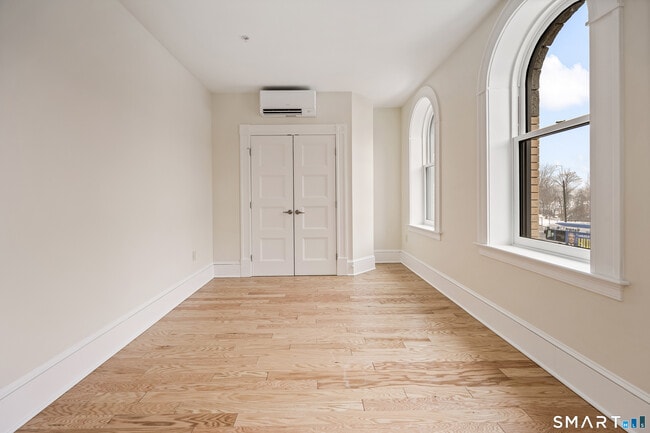 Photo - 1355 Main St Unit 204