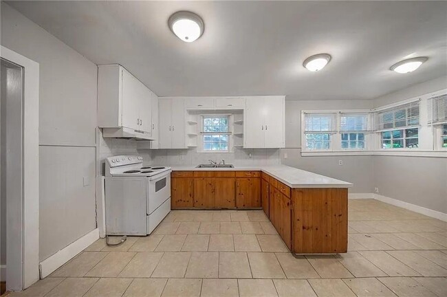 Photo - 2407 Juanita St