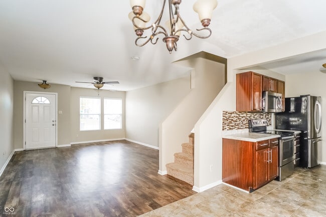 Photo - 622 Greenway St