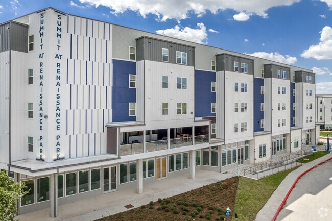 Signage at the Entrance - Summit at Renaissance Park