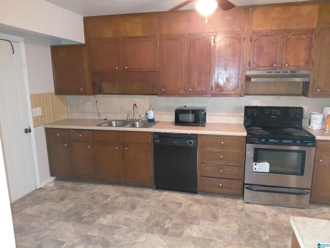 Photo - 2559 Janice Cir NE