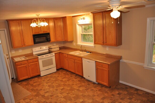 Photo - Sparkling Rambler in Park-like Setting on 10 Acres