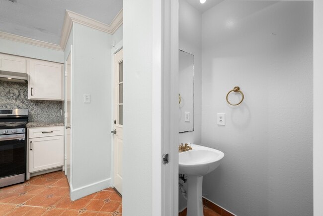 Building Photo - 11607 Zarroll Dr