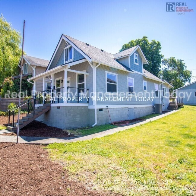 Building Photo - 1832 E Fairbanks St Rental