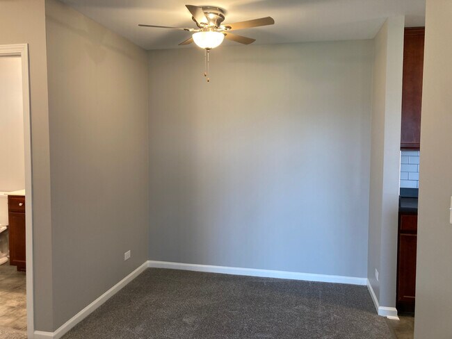 Photo - 208 Glengarry Dr Unit 304