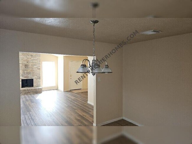 Photo - 5023 Fitzwater Dr