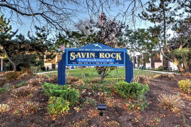 Building Photo - 65 W Walk Unit 65