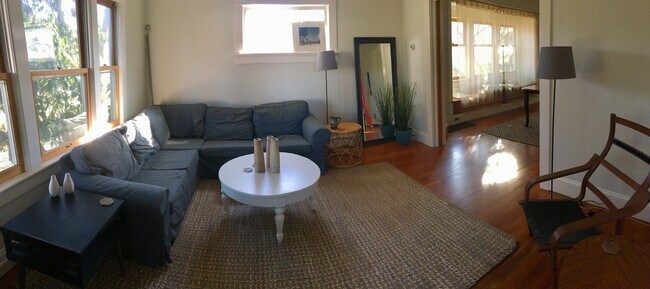Fully-furnished living room - 4707 N Congress Ave Unit C - Cozy