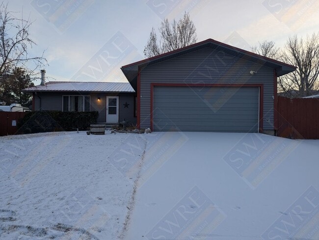 Building Photo - 1020 Bridger Dr