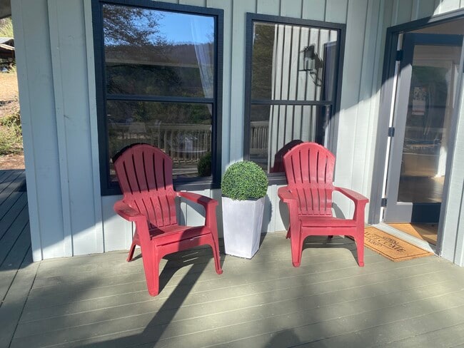 Photo - 348 Cozy Cove Hollow