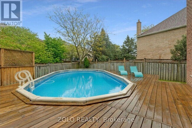 Photo - 272 Elman Crescent
