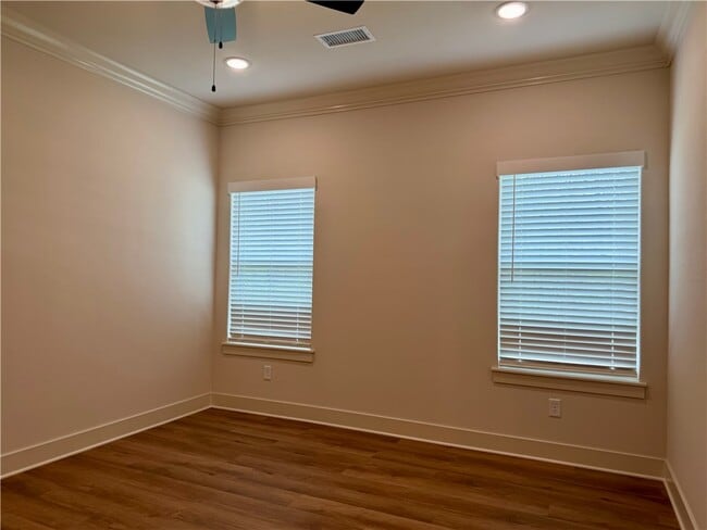 Building Photo - 4 Shetland Cir
