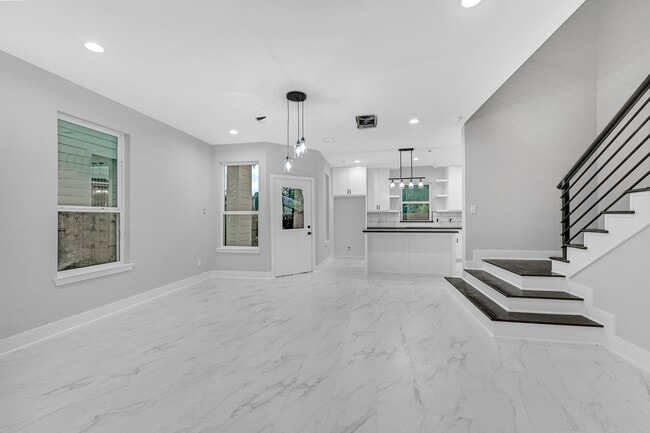 Photo - 8209 Sparta St