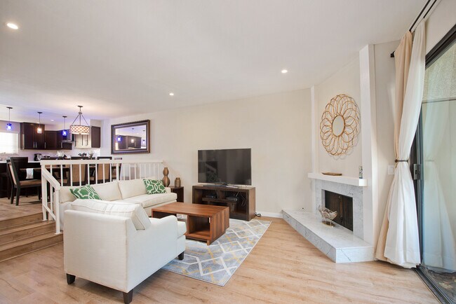 Photo - 21820 Marylee St