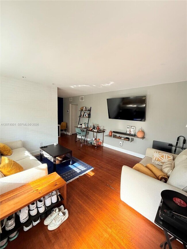 Photo - 645 NE 77th St Unit 12