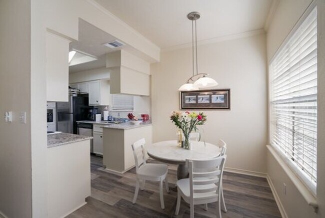 Photo - Baynebridge Condos- 2 Bedroom 2 Bathroom