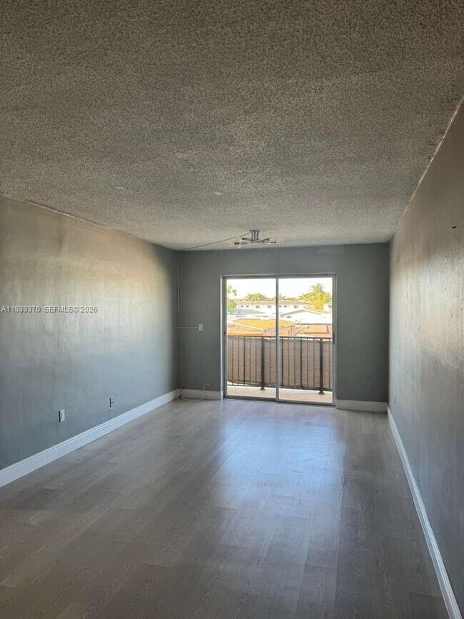 Photo - 1305 W 26th Pl Unit 104