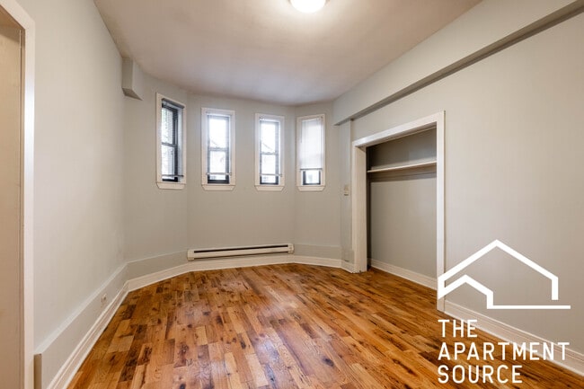 Building Photo - 4631 N Paulina St Unit 400 Rental