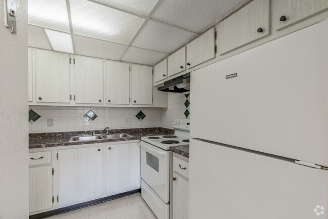 2 habitaciones, 2 baños - 900 pies cuadrados - Villa Monterrey Apartments